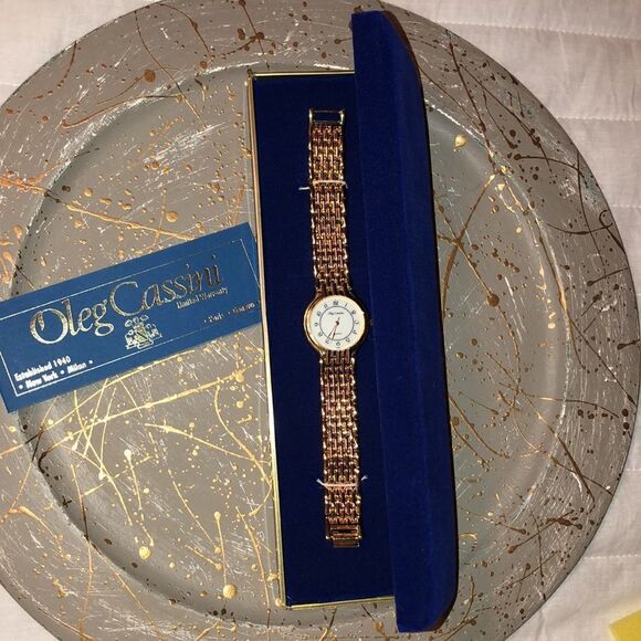 Oleg Cassini New in the box Designer Ladies Quartz Gold Tone Luxury Watch